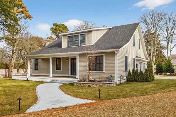 28 Cranberry Ln, Chatham, MA 02650