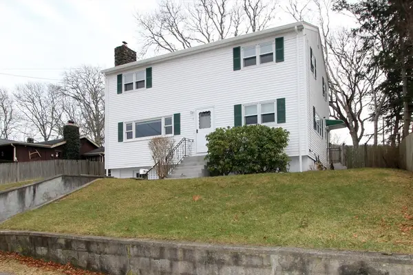 4 Van Bummel, Bourne, MA 02532