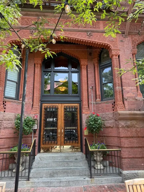 271 Dartmouth St #2F, Boston, MA 02116