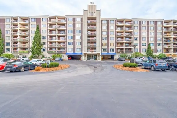 1550 Worcester Rd #621, Framingham, MA 01702