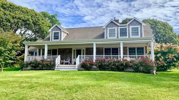 45 Bumblebee Hill Rd, Falmouth, MA 02540