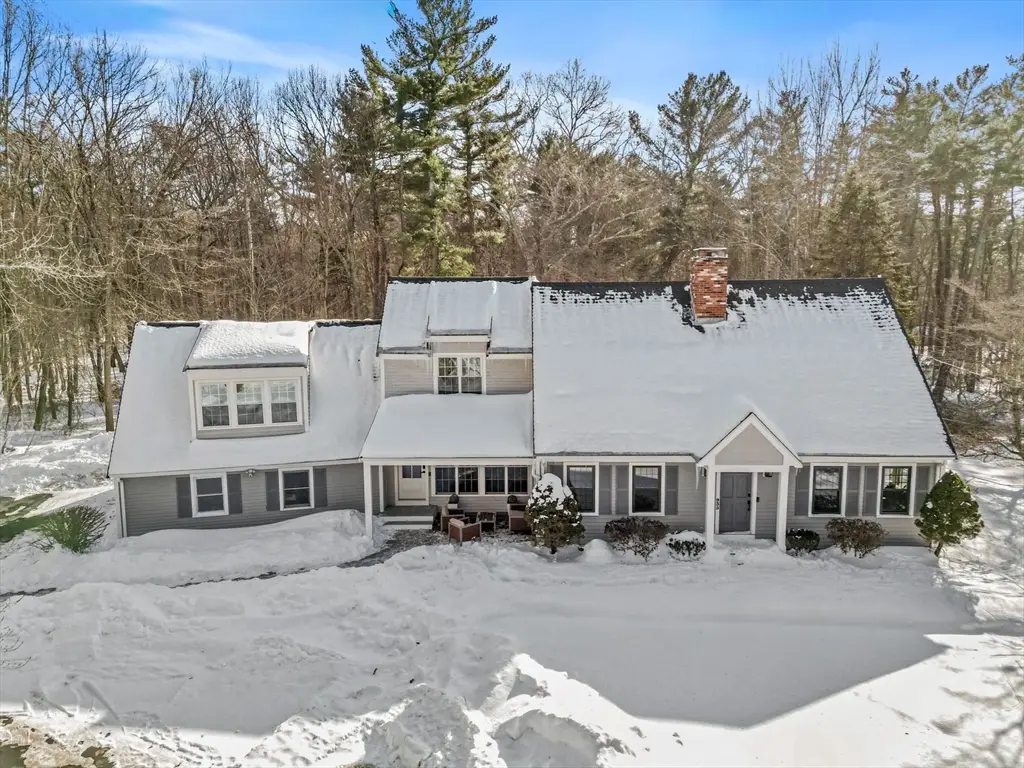 935 King St, Raynham, MA 02767 - Image #1