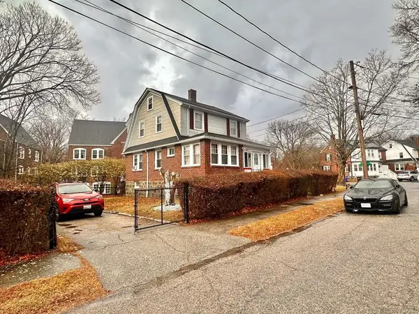 7 Parkway Cres, Milton, MA 02186