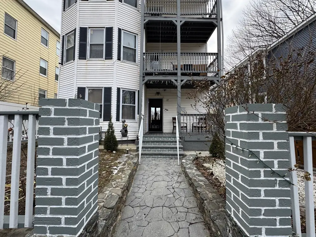 27 Harlow St, Worcester, MA 01605 - Image #1