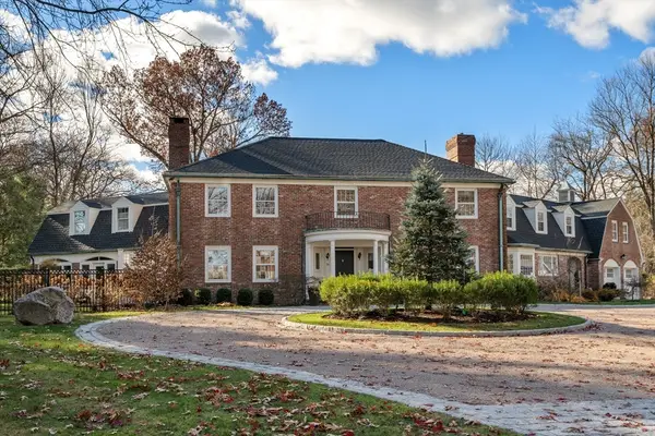 30 Highland Ln, Milton, MA 02186