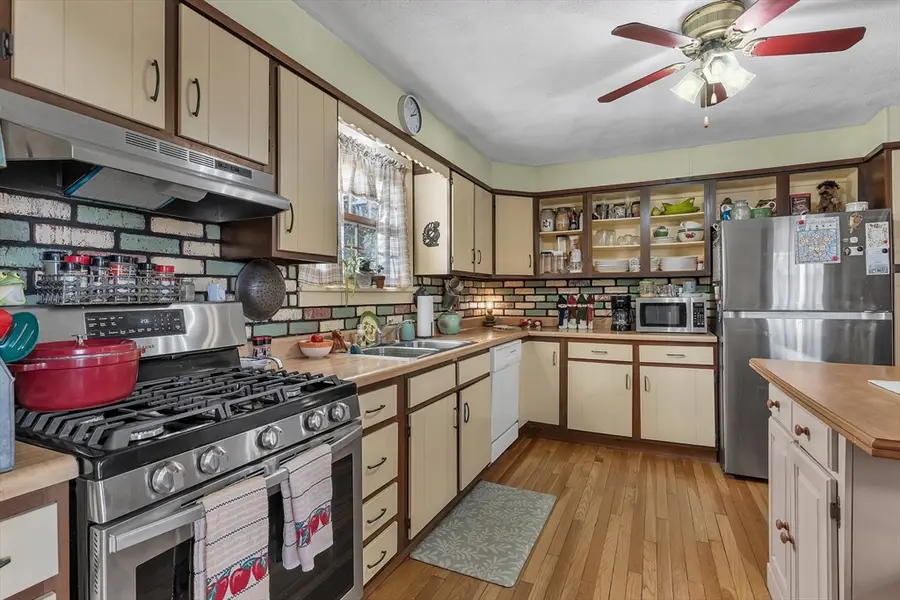 82 Cumberland Ave, North Attleboro, MA 02760 - Image #2