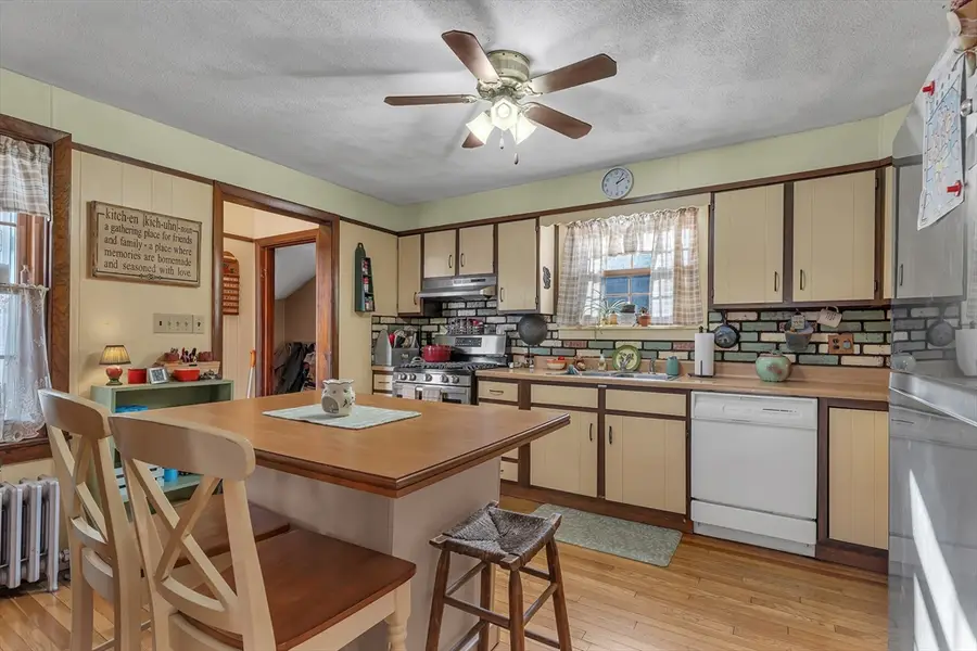 82 Cumberland Ave, North Attleboro, MA 02760 - Image #3