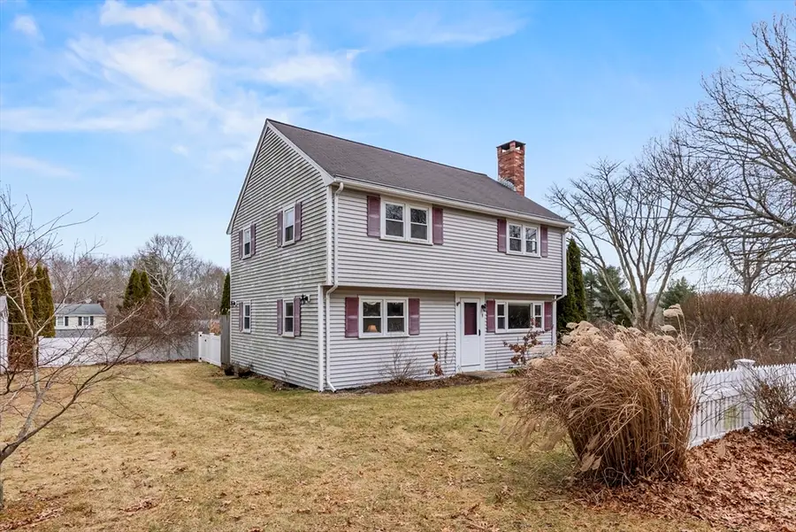 8 Driftwood Ln, Sagamore Beach, MA 02562 - Image #2