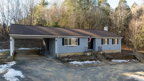 28 Long Hill Rd, Brookfield, MA 01506