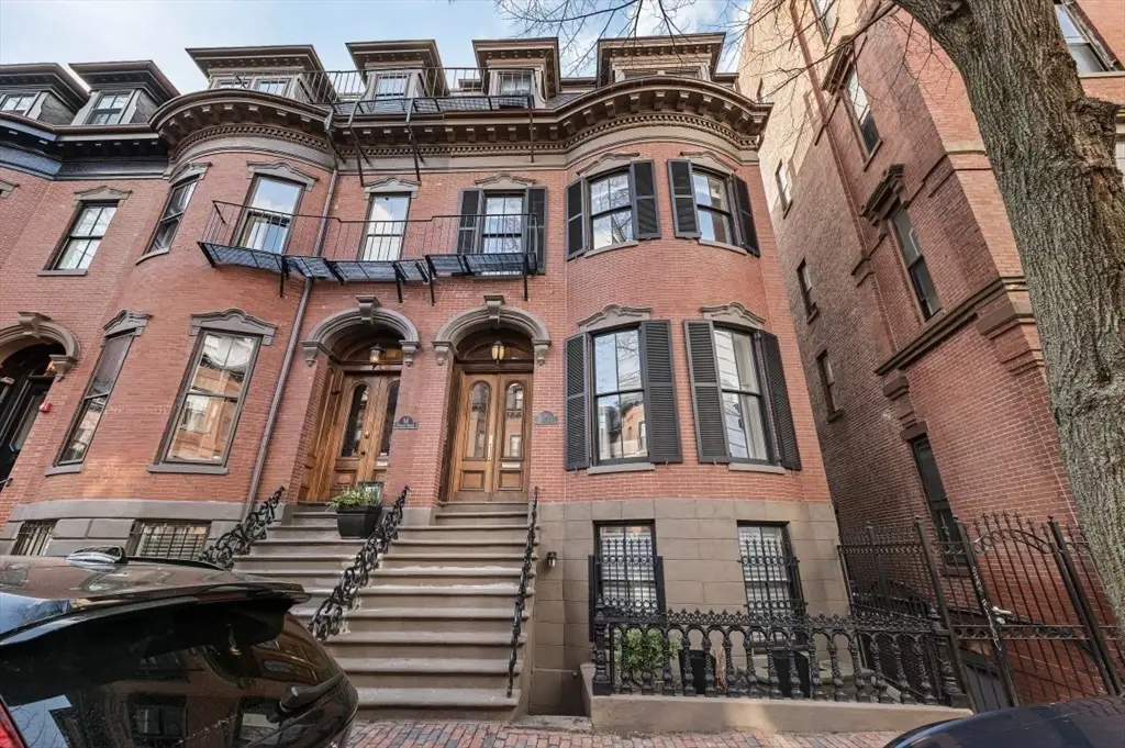 56 Dwight St #2, Boston, MA 02118 - Image #1