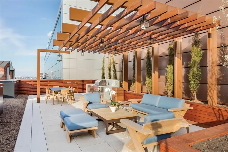 100 Lovejoy Wharf #5L, Boston, MA 02114 - Image #2