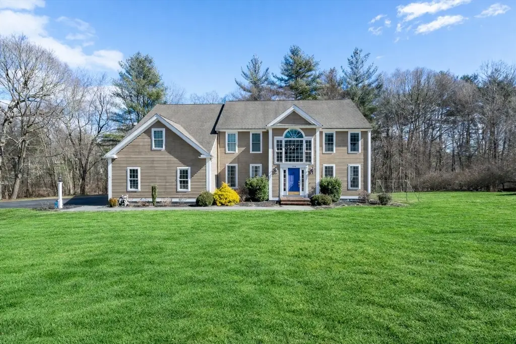 108 Waterford Dr, Hanover, MA 02339 - Image #1