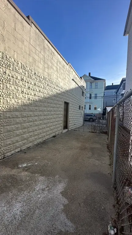 330 William St, Fall River, MA 02721 - Image #3