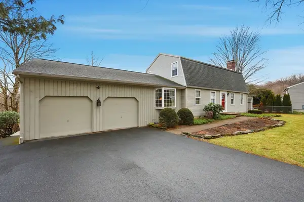 24 E View Dr, Agawam, MA 01030