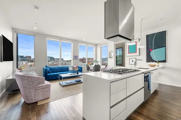 525 E. First St #5, Boston, MA 02127