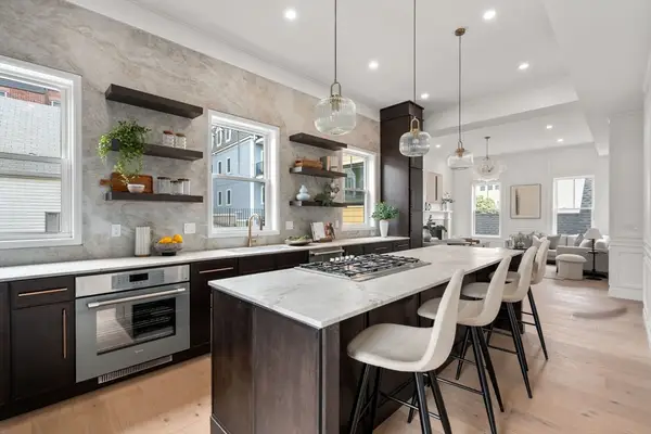 9 Russell #PH, Boston, MA 02129