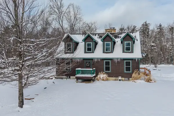 593 Woodmere Rd, Becket, MA 01223