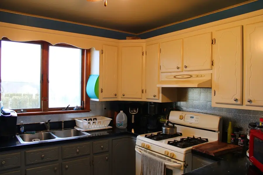 186 Spencer St, Fall River, MA 02721 - Image #3