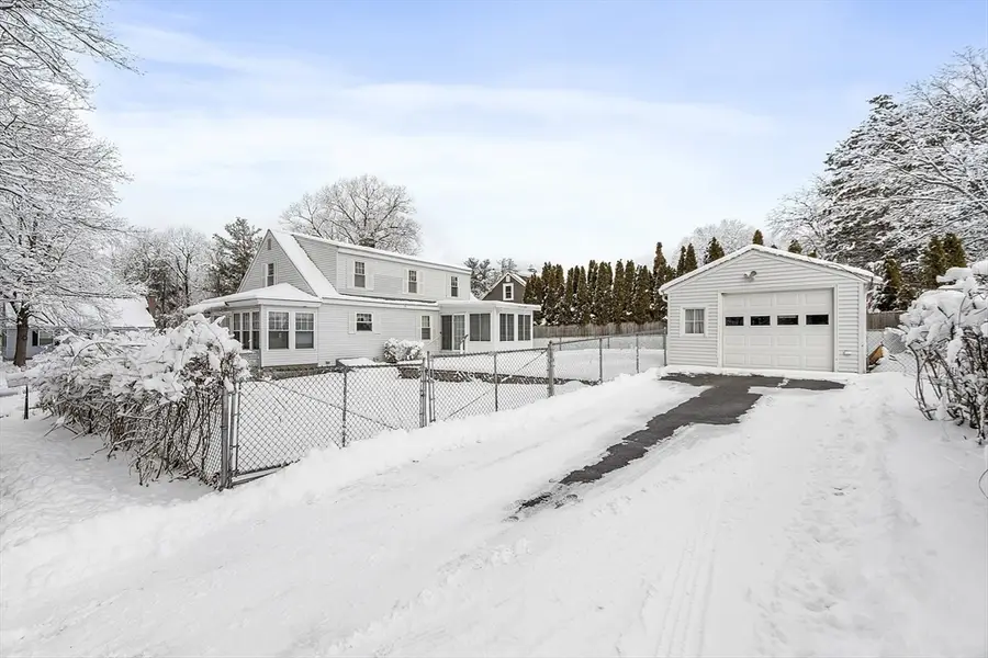 18 Frank St, North Chelmsford, MA 01863 - Image #2