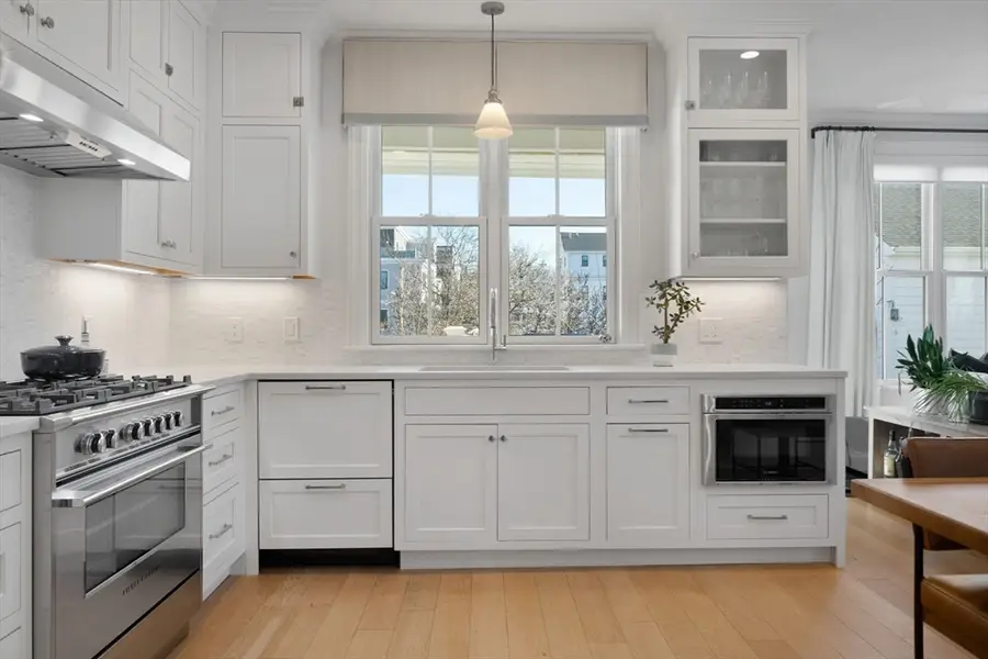 38 P St #3, Boston, MA 02127 - Image #3