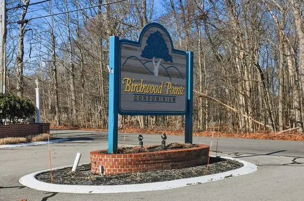 7 Birchwood Pointe #101, Amesbury, MA 01913