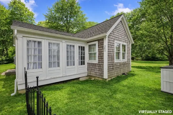 242 Enterprise St, Duxbury, MA 02332