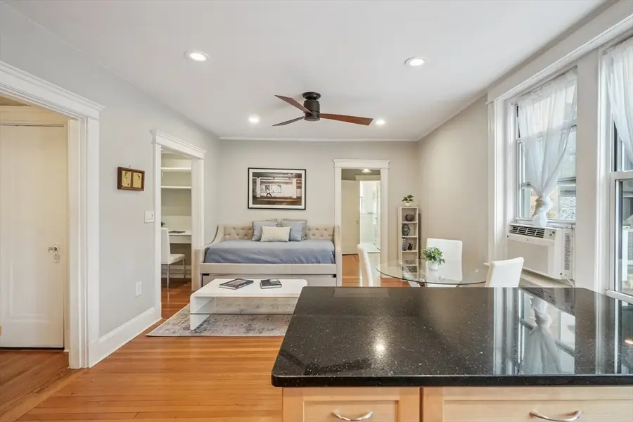 116 Riverway #18, Boston, MA 02215 - Image #3