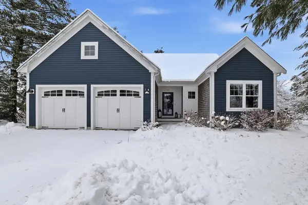 17 Inkberry Ln, Plymouth, MA 02360