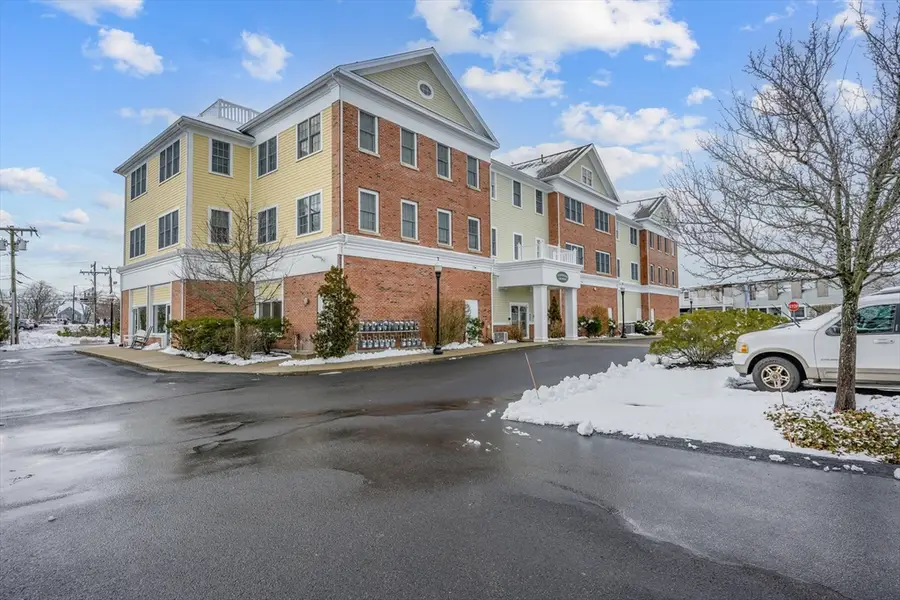 68 Center St #13, Hyannis, MA 02601 - Image #2