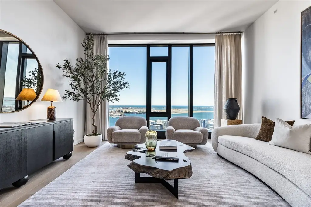 682 Atlantic Ave #39L, Boston, MA 02111 - Image #1