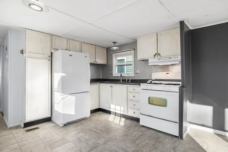 261 Newbury #72C, Peabody, MA 01960 - Image #3