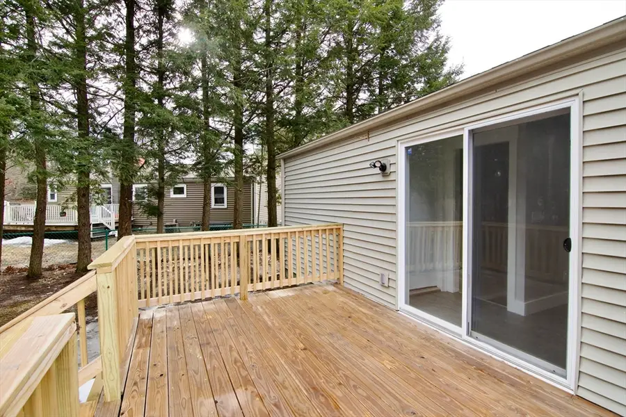 156 Saffron Cir, Springfield, MA 01129 - Image #3