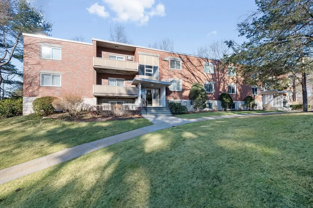 33 Jacqueline Rd #D, Waltham, MA 02452 - Image #1