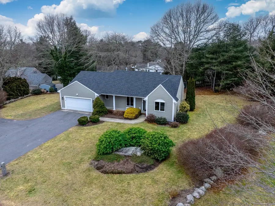 21 Hitching Post Rd, Mattapoisett, MA 02739 - Image #2