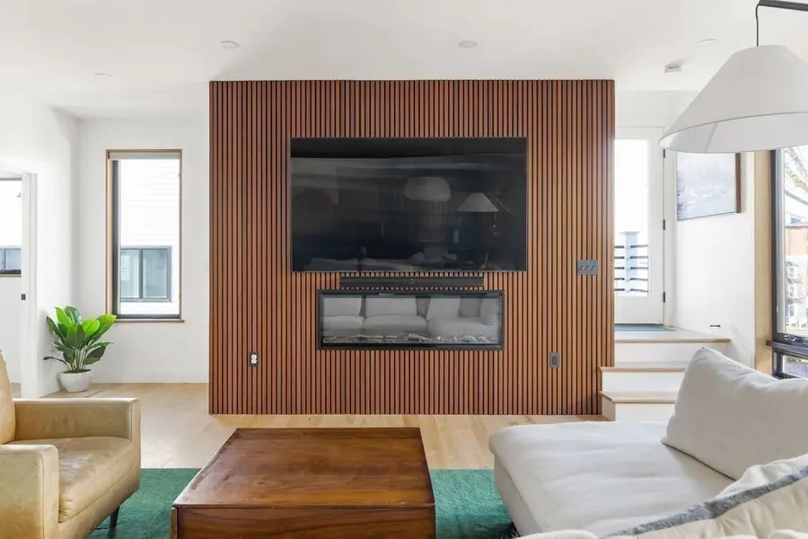 31 Hall St #2, Waltham, MA 02453 - Image #3