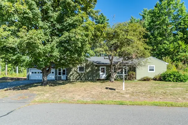 34 Brookside Ave, Greenfield, MA 01301