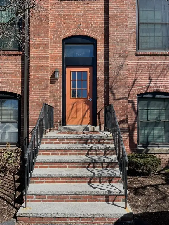 21 Linden St #203, Quincy, MA 02170