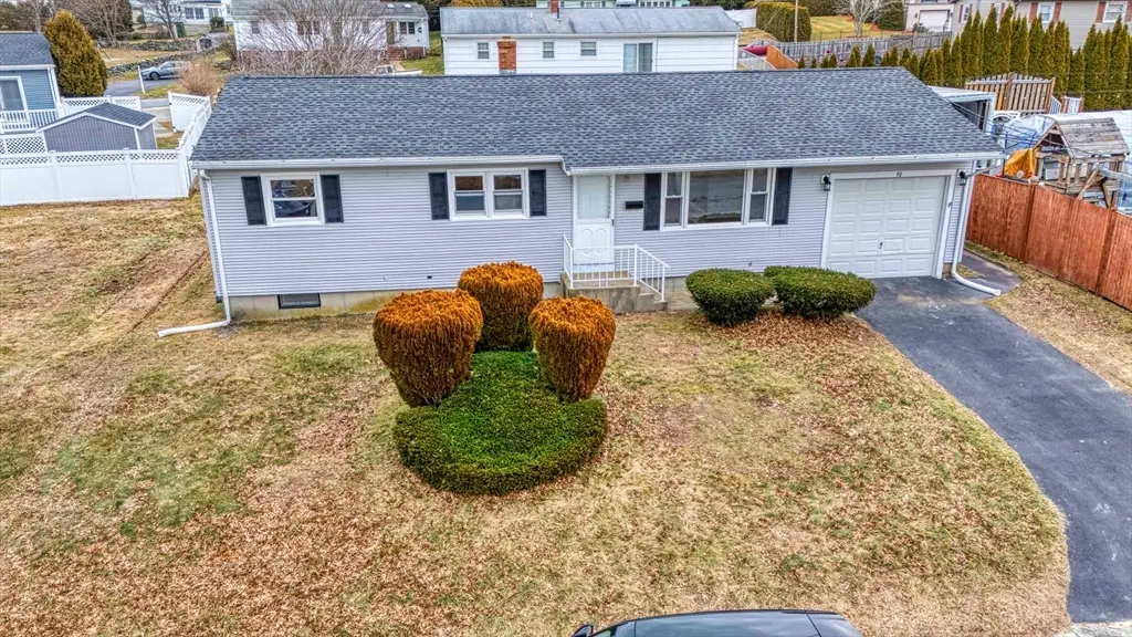 90 Evergreen Ave, Somerset, MA 02726 - Image #1
