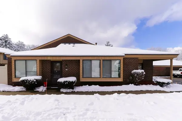 117 Greenbrook Dr #117, Stoughton, MA 02072