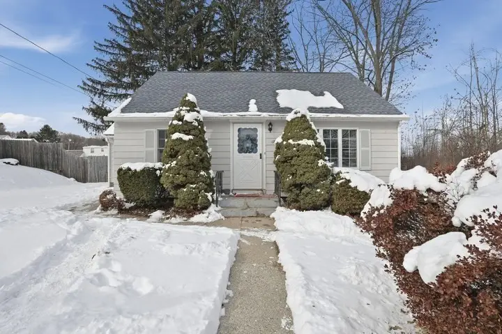 17 Goucher Avenue, Worcester, MA 01605 - Image #1