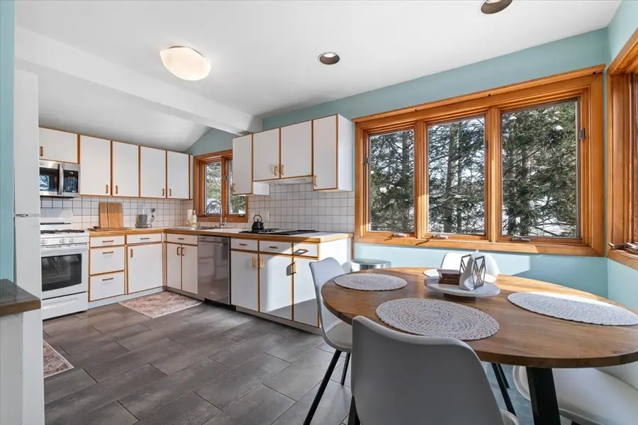 40 Hillcrest Ave, Worcester, MA 01602 - Image #3