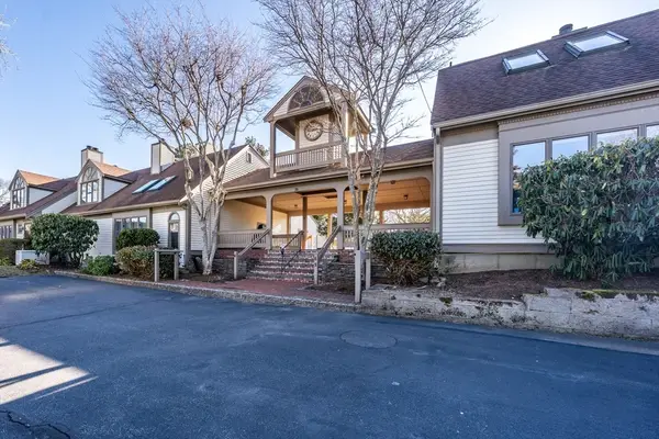 39 Blossom Ave #4, Barnstable, MA 02655