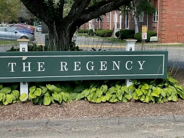 270 Regency Park Dr #270, Agawam, MA 01001