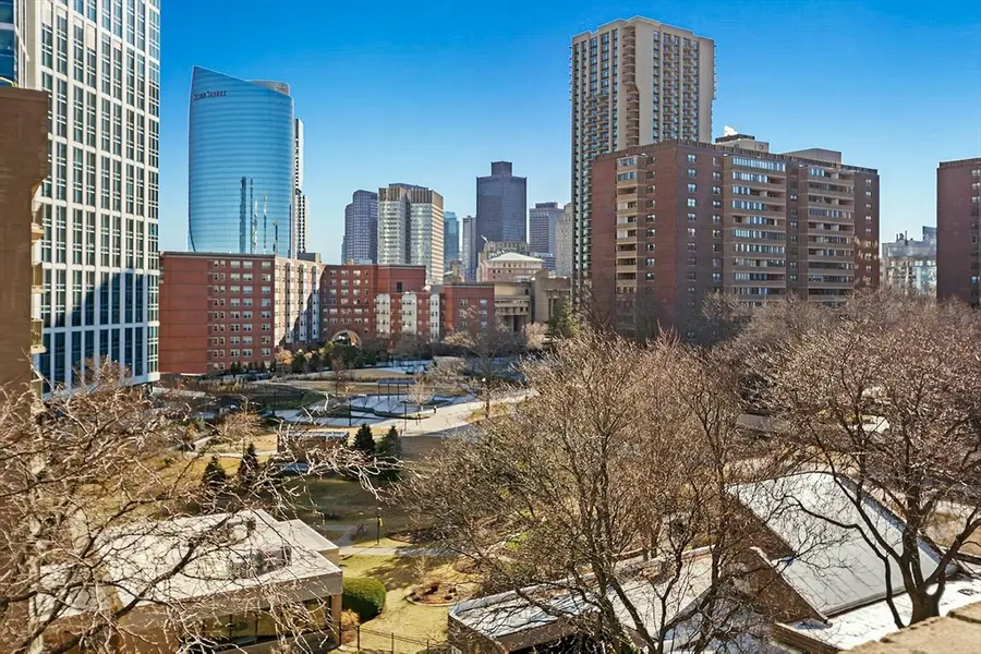 6 Whittier Pl #8F, Boston, MA 02114 - Image #2