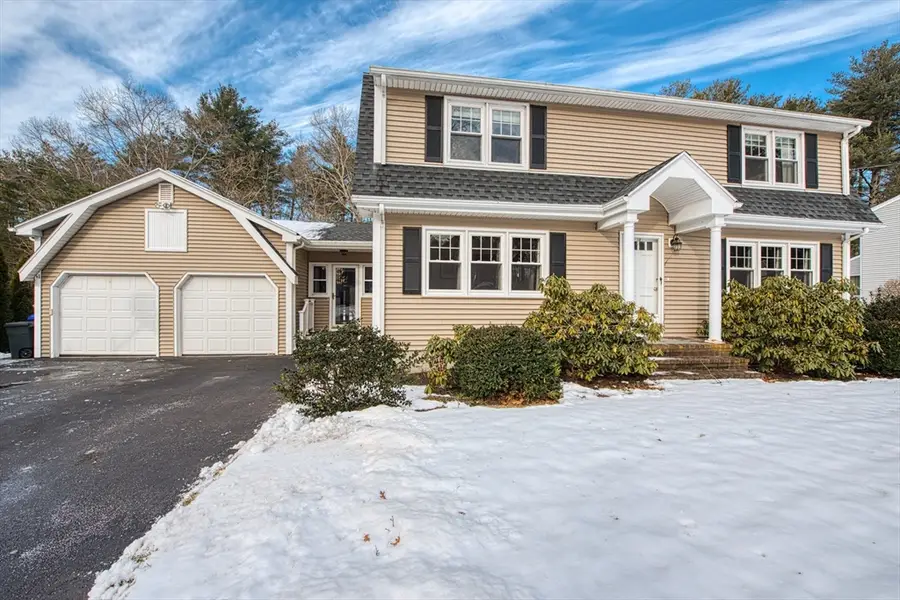 27 Pinecrest Dr, Taunton, MA 02780 - Image #2