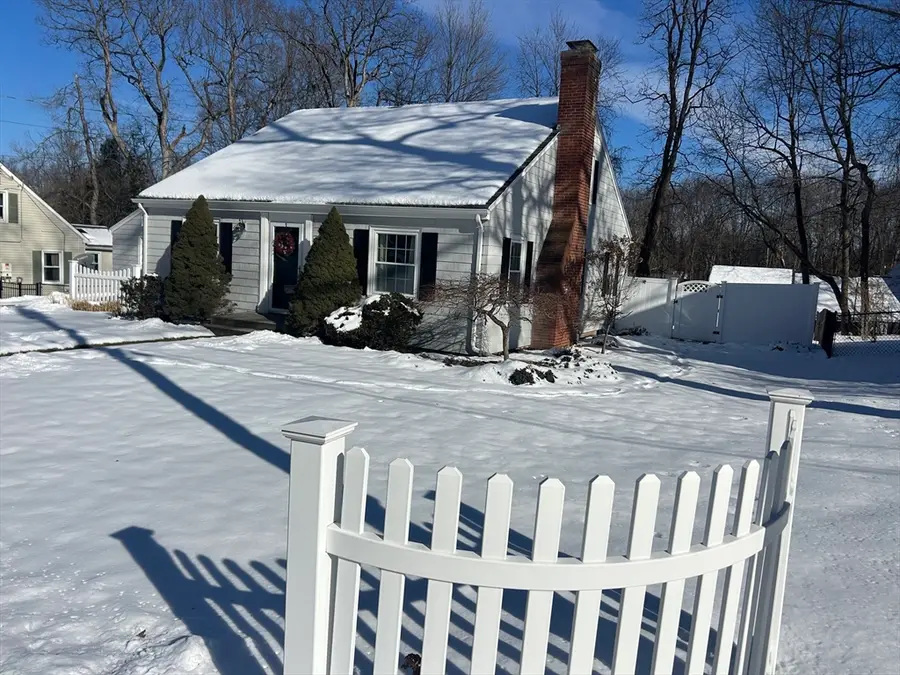 61 Westernview Cir, East Longmeadow, MA 01028 - Image #3