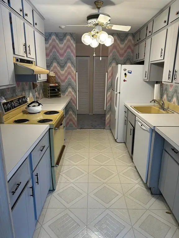 234 Nesmith St #8, Lowell, MA 01852 - Image #3