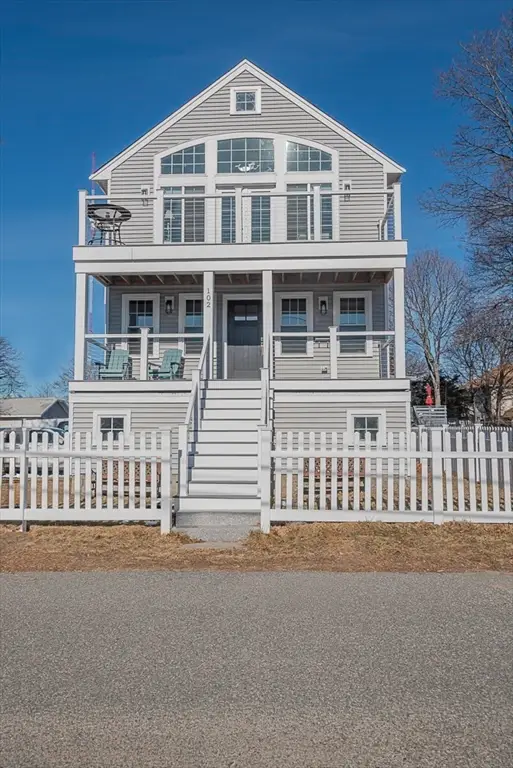 102 Edgewater Rd, Hull, MA 02045 - Image #1