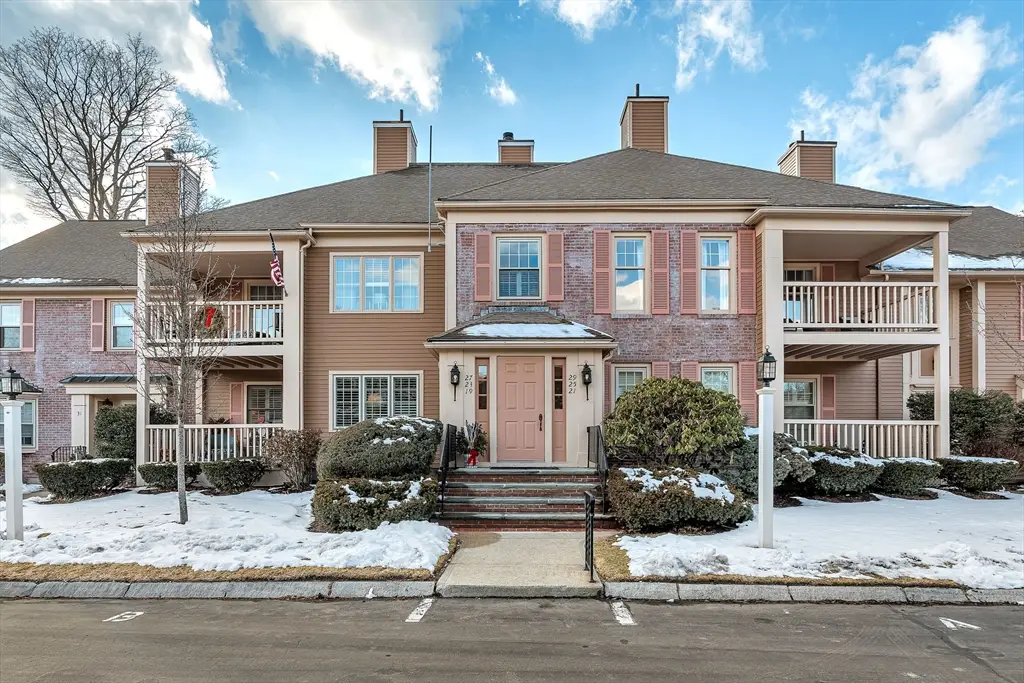 19 Highland Court #19, Needham, MA 02492 - Image #1