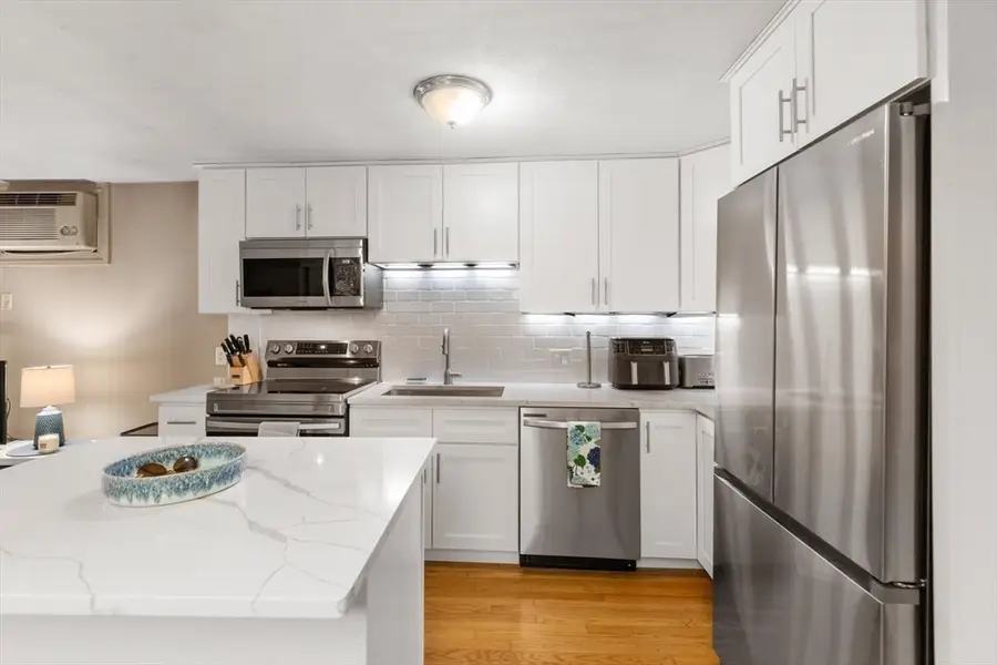 54 Temple Street #1, Boston, MA 02114 - Image #2